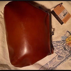 Patricia Nash Savena Payettes And Velvet Kisslock Wristlet in Green